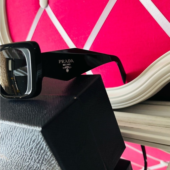 PRADA Sunglasses Black Square Cat Eye Triangle Logo and Engraved Front Logo - Picture 4 of 8